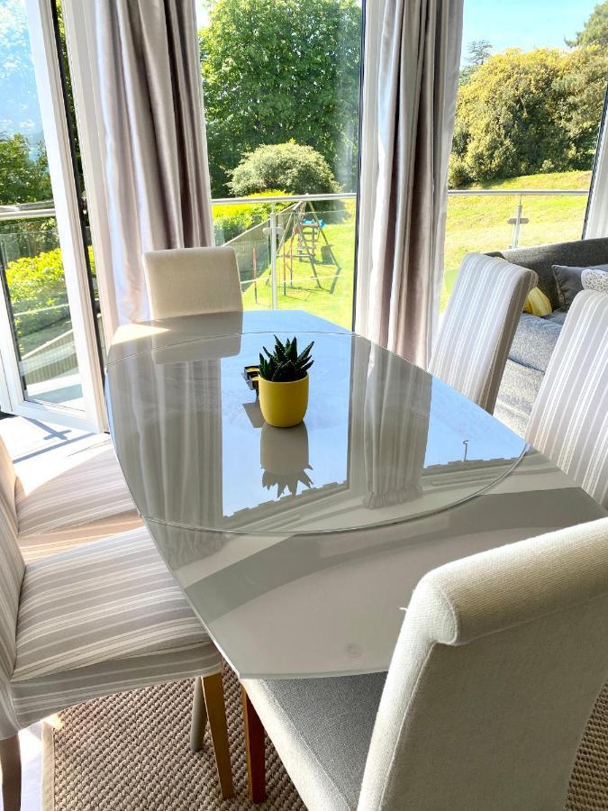 One Of The Best Properties In Lyme! Breathtaking Views Across The Whole Bay. 3 Stories With 2 Tier Veranda Around The Property. Sleeps 6 Lyme Regis Exterior foto