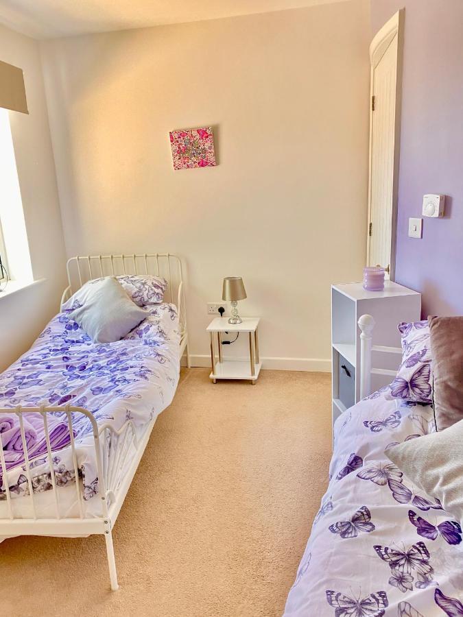 One Of The Best Properties In Lyme! Breathtaking Views Across The Whole Bay. 3 Stories With 2 Tier Veranda Around The Property. Sleeps 6 Lyme Regis Exterior foto
