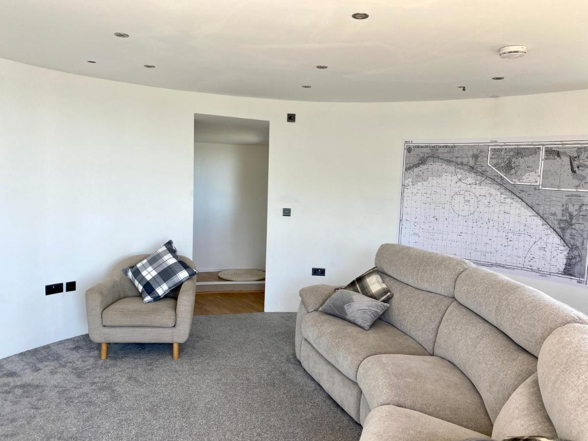One Of The Best Properties In Lyme! Breathtaking Views Across The Whole Bay. 3 Stories With 2 Tier Veranda Around The Property. Sleeps 6 Lyme Regis Exterior foto